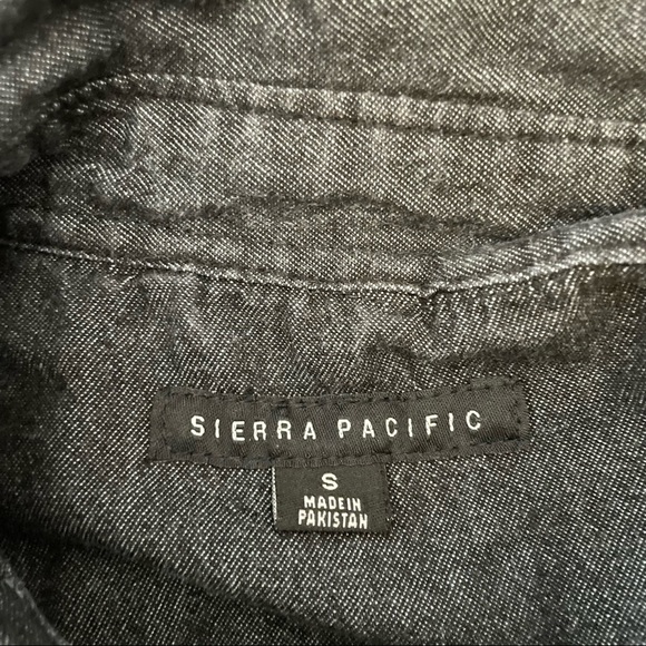 Sierra Pacific Woman’s Black Denim Short Sleeve Buffon Up - Picture 5 of 5